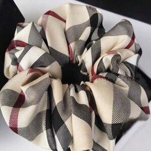 Burberry print Plaid Scrunchie Hair Accessory